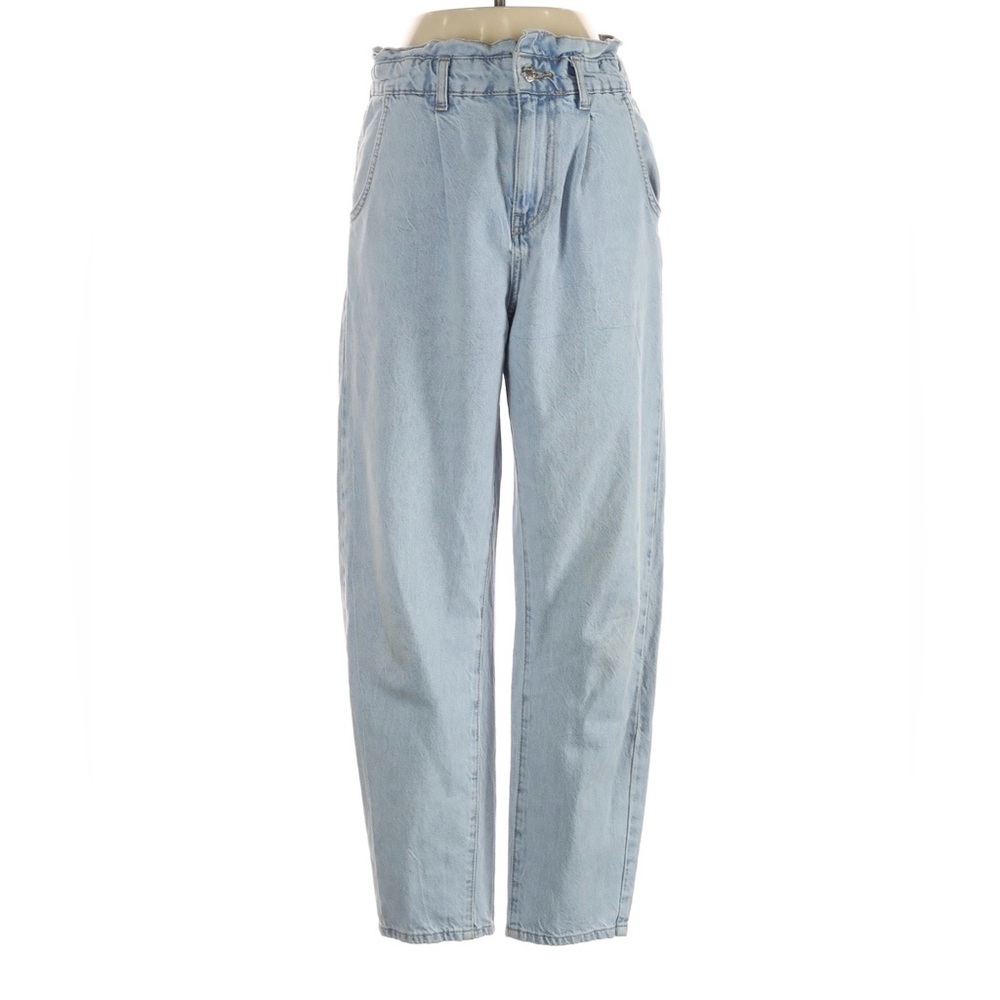 Zara women’s size 4 High-Waist Light Wash Paperbag Mom Jeans